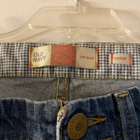 Old Navy low waist stretch shorts - Picture 3 of 9